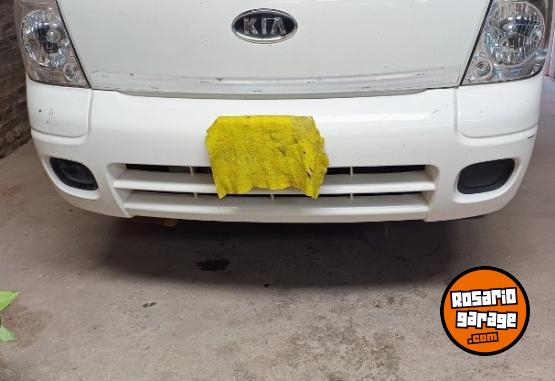 Camiones y Gr�as - Vendo Kia 2500 modelo 2010 ,con aire acondicionado levanta vidrios y cierre centralizado - En Venta