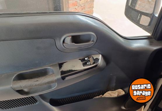 Camiones y Gr�as - Vendo Kia 2500 modelo 2010 ,con aire acondicionado levanta vidrios y cierre centralizado - En Venta