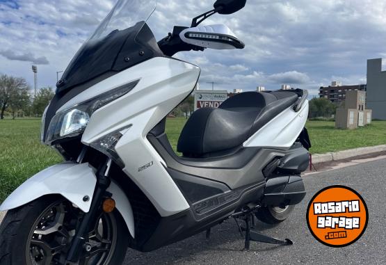 Motos - Kymco Xtown 250i 2021 Nafta 17000Km - En Venta
