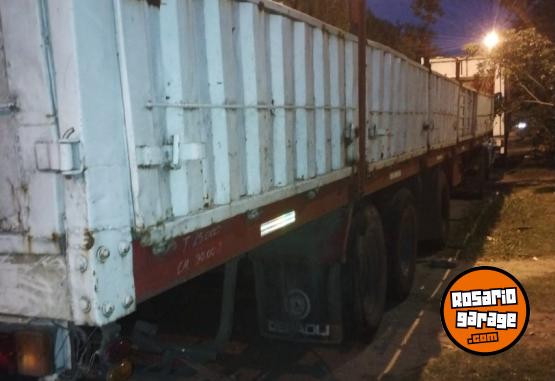 Camiones y Gr�as - Vendo Semi. Me 98. Barandas arcos  14 50 mtr 2 +1  6 gomas sin camaras buenas y las otras 6 medio pelo titular al d�a - En Venta