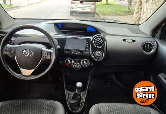 Autos - Toyota Etios, Toyota 2018 Nafta 99000Km - En Venta