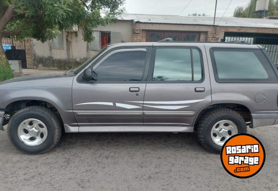 Camionetas - Ford explorer 4x4 sport 1997 Nafta 160000Km - En Venta