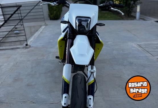 Motos - Husqvarna 701 supermoto 2018 Nafta 13500Km - En Venta