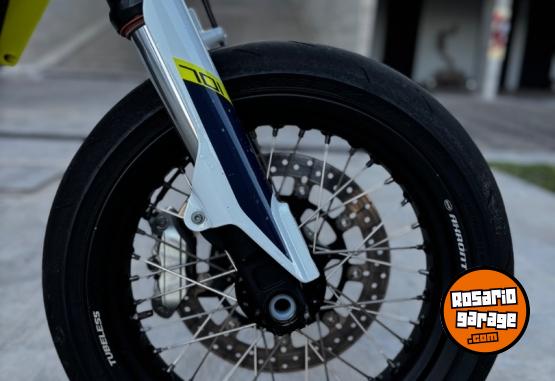 Motos - Husqvarna 701 supermoto 2018 Nafta 13500Km - En Venta