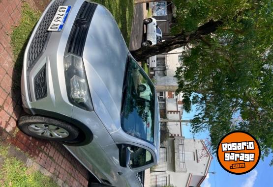 Utilitarios - Volkswagen Saveiro cabina simple 2017 Nafta 130000Km - En Venta