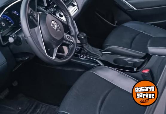 Autos - Toyota COROLLA CROSS SEG H�BRIDO 2022 Electrico / Hibrido 100000Km - En Venta