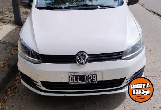 Autos - Volkswagen Suran Conforline 2015 Nafta 99000Km - En Venta