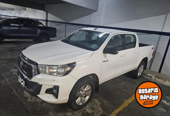 Camionetas - Toyota Hilux srv 2019 Diesel 160000Km - En Venta