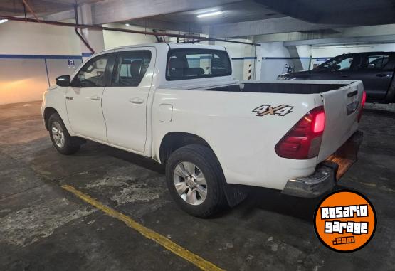 Camionetas - Toyota Hilux srv 2019 Diesel 160000Km - En Venta