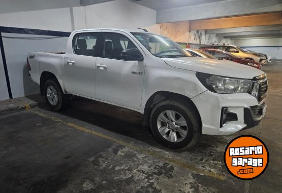 Camionetas - Toyota Hilux srv 2019 Diesel 160000Km - En Venta