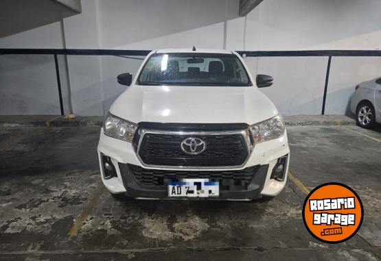Camionetas - Toyota Hilux srv 2019 Diesel 160000Km - En Venta