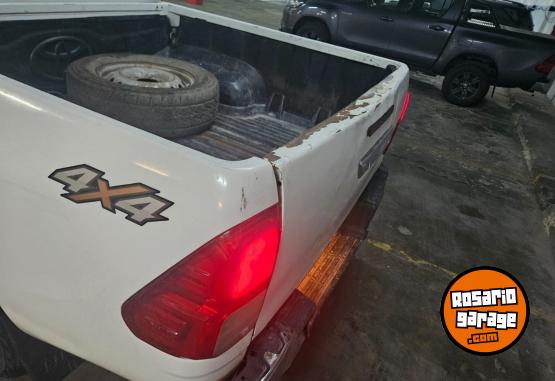 Camionetas - Toyota Hilux srv 2019 Diesel 160000Km - En Venta