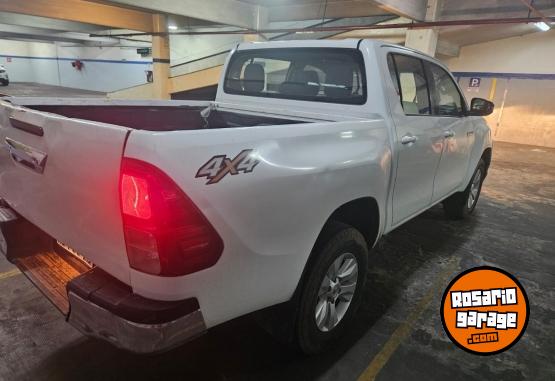 Camionetas - Toyota Hilux srv 2019 Diesel 160000Km - En Venta