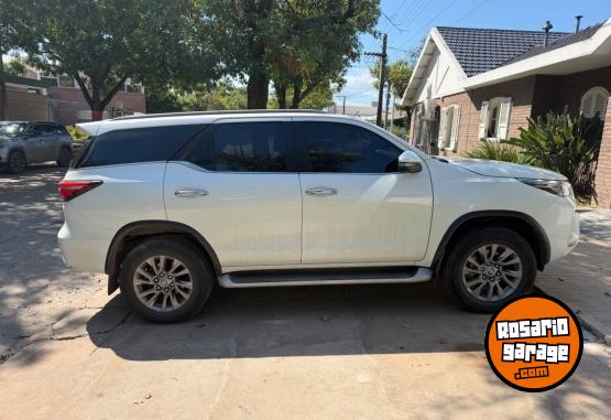 Camionetas - Toyota SW4 SRX 2.8 204 CV 4X4 AT 2022 Diesel 68500Km - En Venta