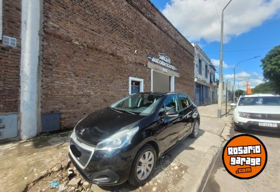 Autos - Peugeot 208 2017 Nafta 70000Km - En Venta