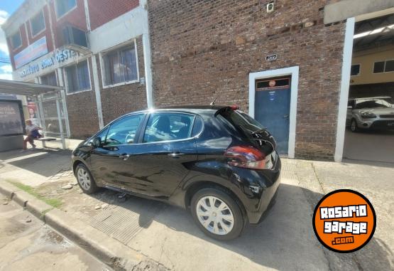 Autos - Peugeot 208 2017 Nafta 70000Km - En Venta