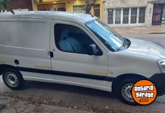 Utilitarios - Peugeot Partner 2012 GNC 152000Km - En Venta