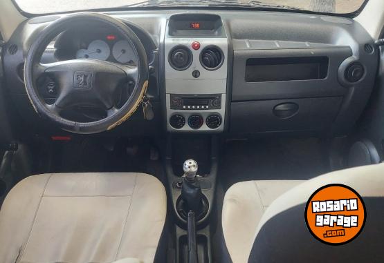 Utilitarios - Peugeot Partner 2012 GNC 152000Km - En Venta