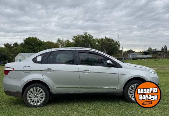 Autos - Fiat Grand Siena 2016 GNC 122500Km - En Venta