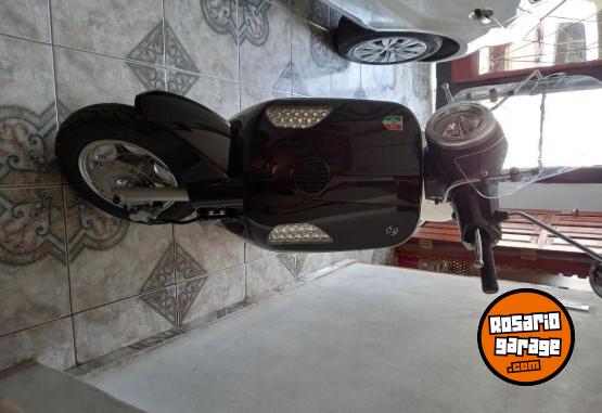 Motos - Motomel Strato euro 2023 Nafta 14500Km - En Venta