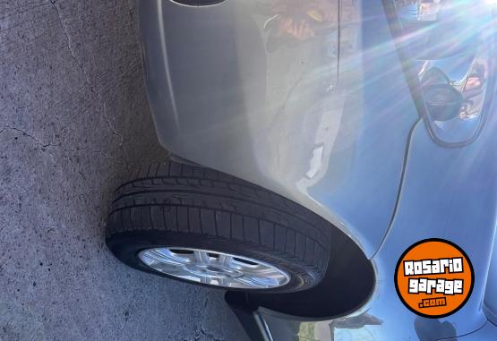 Autos - Fiat Siena 2010 GNC 180000Km - En Venta