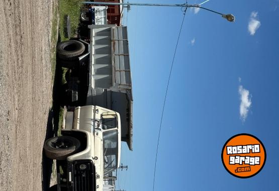 Camiones y Gr�as - Ford 7000 Volcador - En Venta