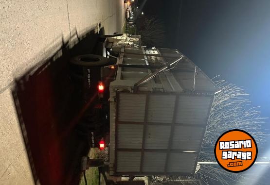 Camiones y Gr�as - Ford 7000 Volcador - En Venta