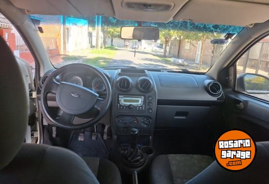 Autos - Ford Fiesta Ambiente Plus 2012 Nafta 137000Km - En Venta