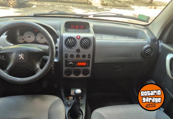 Utilitarios - Peugeot Partner 1ra mano permuto 2014 Nafta 140000Km - En Venta