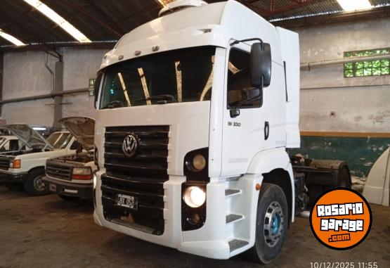 Camiones y Grúas - VOLKSWAGEN 19.320E - TRACTOR - CABINA DORMITORIO - 2010 - En Venta