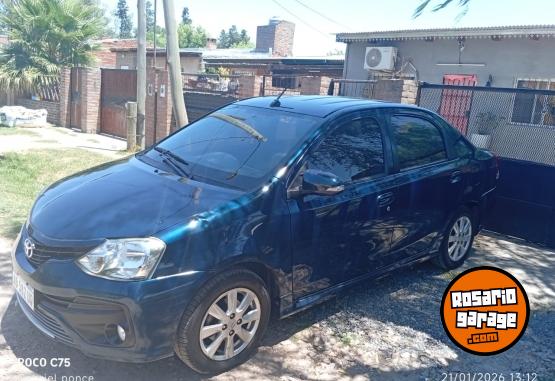 Autos - Toyota Etios 2017 GNC 200000Km - En Venta