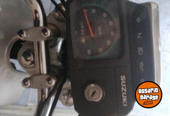 Motos - Suzuki AX 100 2018 Nafta 8900Km - En Venta