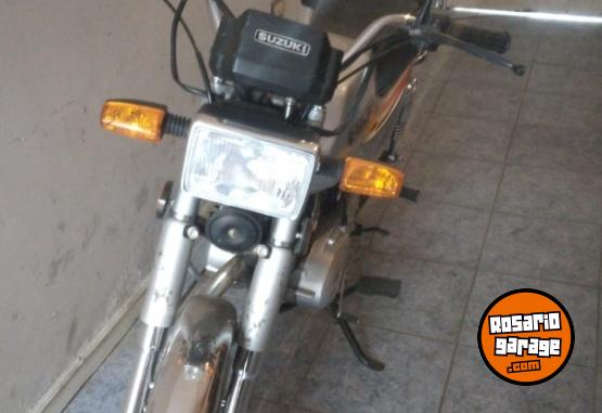 Motos - Suzuki AX 100 2018 Nafta 8900Km - En Venta