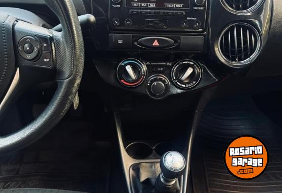 Autos - Toyota ETIOS 2018 Nafta 118000Km - En Venta