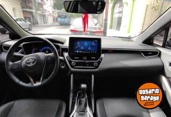 Camionetas - Toyota Corolla Cross Seg 2.0 CVT 2022 Nafta 8760Km - En Venta