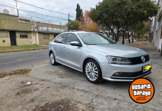 Autos - Volkswagen Vento 2015 GNC 82000Km - En Venta