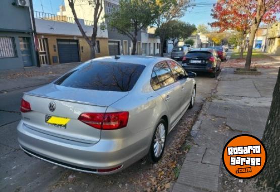 Autos - Volkswagen Vento 2015 GNC 82000Km - En Venta