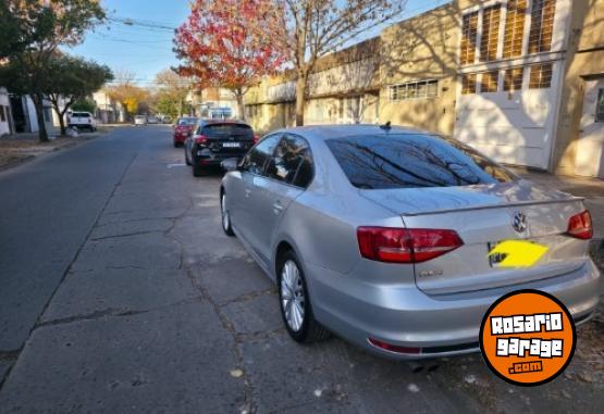 Autos - Volkswagen Vento 2015 GNC 82000Km - En Venta