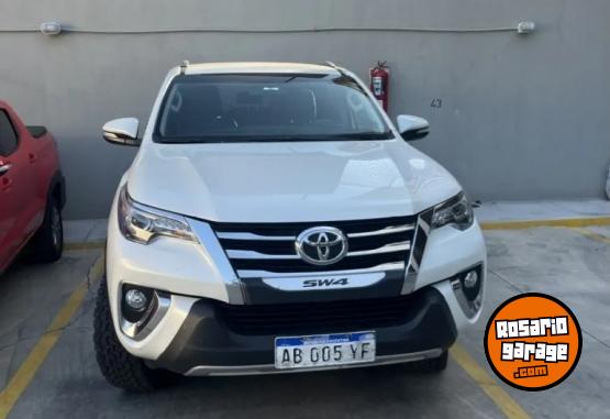 Camionetas - Toyota SW4 2.8 Srx 177cv 4x4 7as 2017 Diesel 180000Km - En Venta