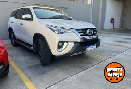 Camionetas - Toyota SW4 2.8 Srx 177cv 4x4 7as 2017 Diesel 180000Km - En Venta
