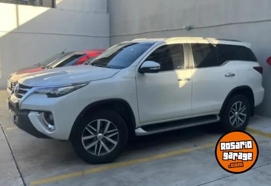 Camionetas - Toyota SW4 2.8 Srx 177cv 4x4 7as 2017 Diesel 180000Km - En Venta
