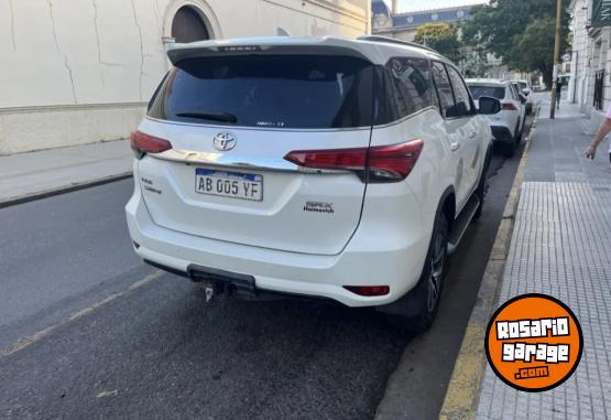 Camionetas - Toyota SW4 2.8 Srx 177cv 4x4 7as 2017 Diesel 180000Km - En Venta