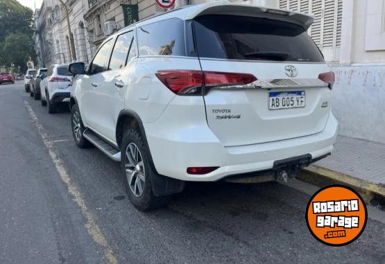 Camionetas - Toyota SW4 2.8 Srx 177cv 4x4 7as 2017 Diesel 180000Km - En Venta
