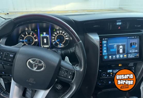 Camionetas - Toyota SW4 2.8 Srx 177cv 4x4 7as 2017 Diesel 180000Km - En Venta