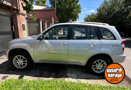Autos - Chery Tiggo luzury 2.0  4x4 2011 Nafta 124560Km - En Venta