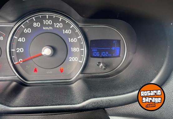 Autos - Hyundai l 10 GLS 1.2 2011 Nafta 106000Km - En Venta