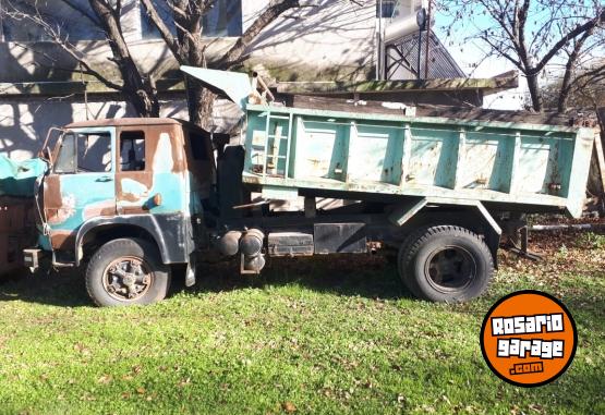 Camiones y Grúas - Camión volador y tractor con pala.adaptada - En Venta