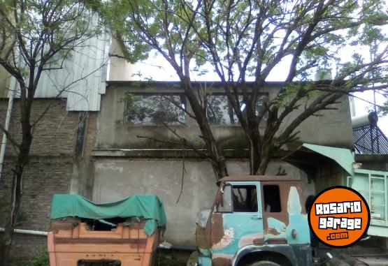 Camiones y Grúas - Camión volador y tractor con pala.adaptada - En Venta