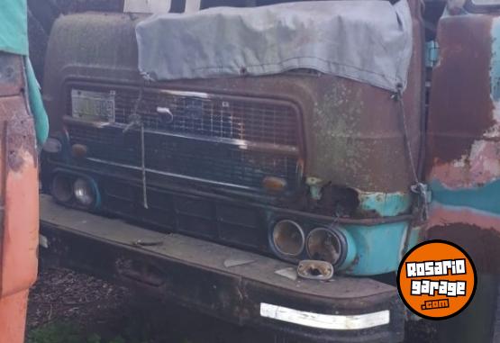 Camiones y Grúas - Camión volador y tractor con pala.adaptada - En Venta