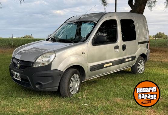 Utilitarios - Renault Kangoo confort 1.6 5as 2015 GNC 157000Km - En Venta